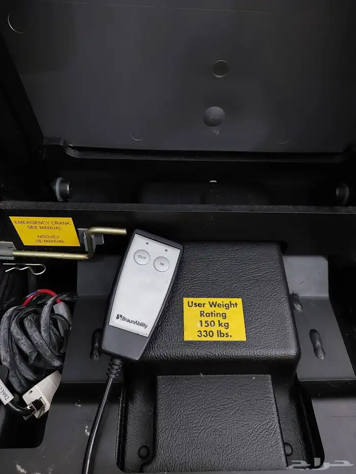 كرسي سيارة متحرك كهربائي ل كبار السن و احتياجات خاصة و الهمم 16