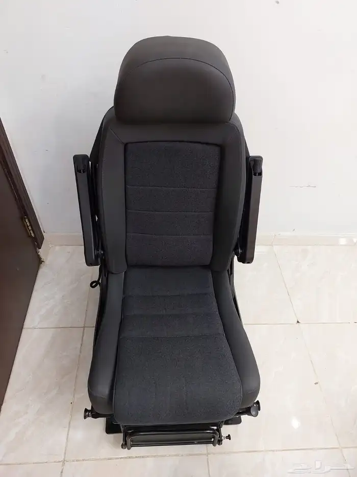 كرسي سيارة متحرك كهربائي ل كبار السن و احتياجات خاصة و الهمم 8