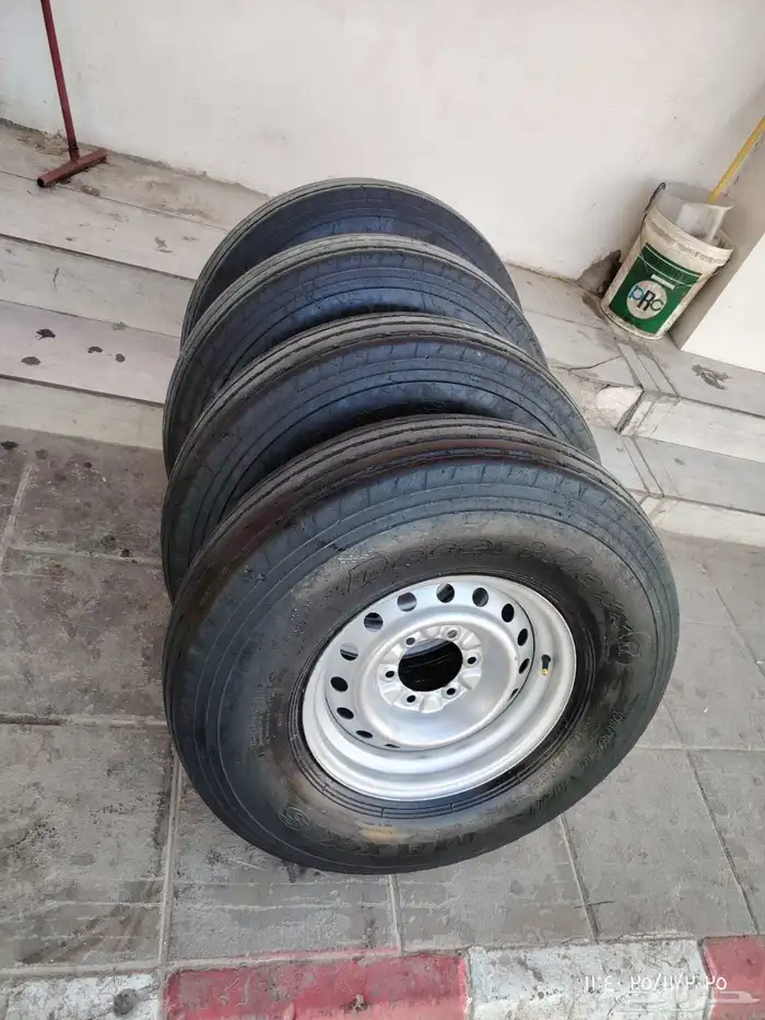 جنوط نيسان مع كفرات وبدون 3