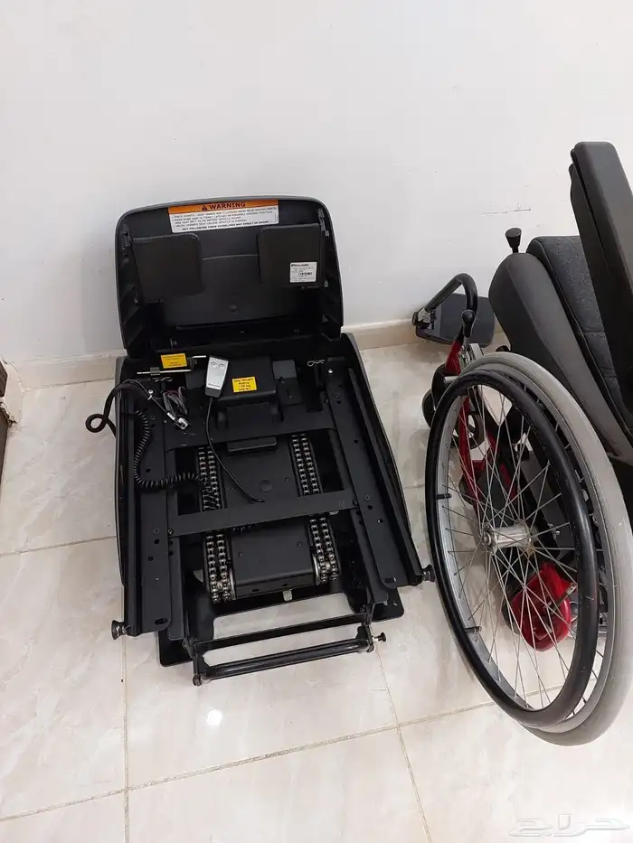 كرسي سيارة متحرك كهربائي ل كبار السن و احتياجات خاصة و الهمم 14