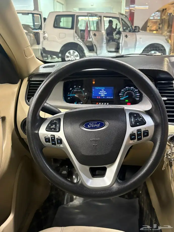 فورد تورس للبيع 2013 نظيف 8