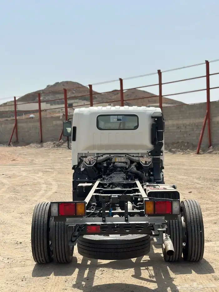 ايسوزو دينا 5 طن شاص طويل 2025 4