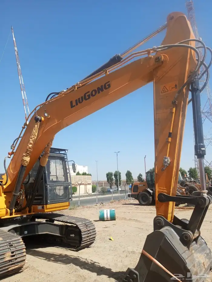 آليات ومعدات جديده حفار 20 طن 1