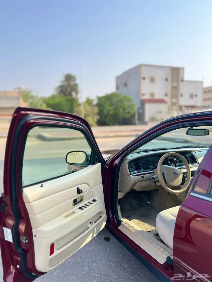 فورد فيكتوريا 2012 40