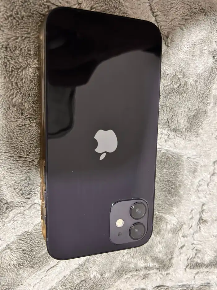 ايفون 12 اللون اسود ملكي 0