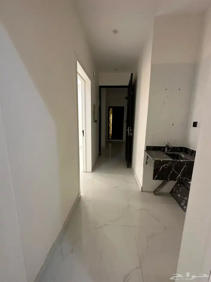شقه علويه فاخره للبيع بحي الحزم 8