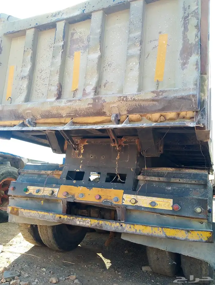 للبيع عدد 6 صناديق قلابات 10