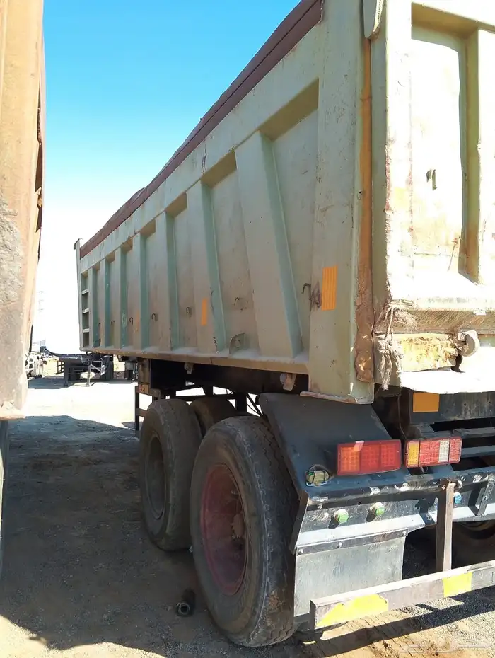 للبيع عدد 6 صناديق قلابات 20