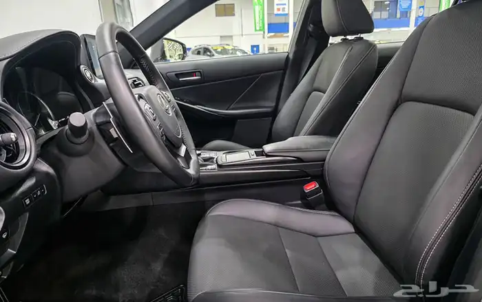 Lexus is300 2024 2