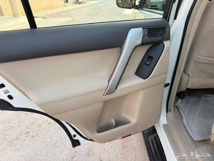 جيب برادو نضيف للبيع 3