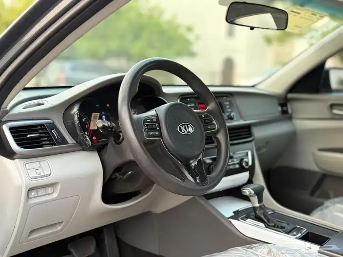 كيا اوبتيما 2017سوح نظيفة جدا 46