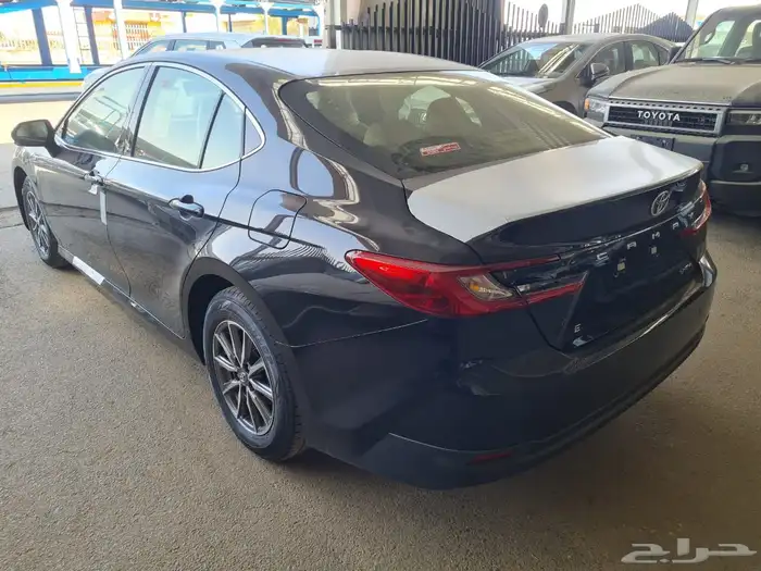 كامري هايبرد استاندر اسود 2025 1