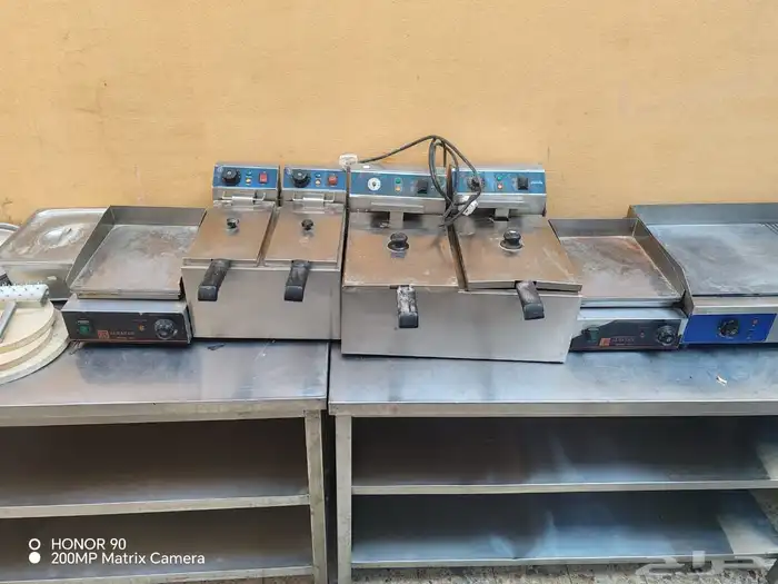 معدات مستعملة للبيع 10