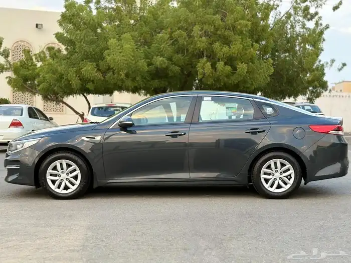 كيا اوبتيما 2017سوح نظيفة جدا 1