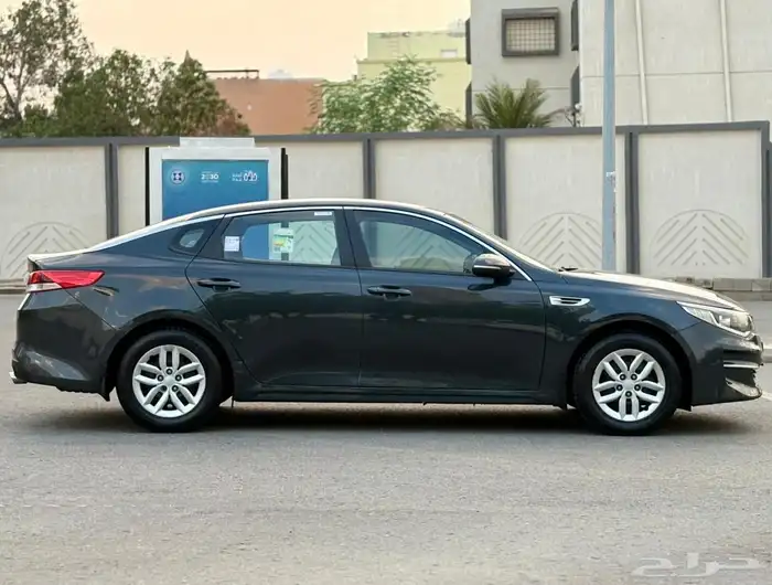 كيا اوبتيما 2017سوح نظيفة جدا 7