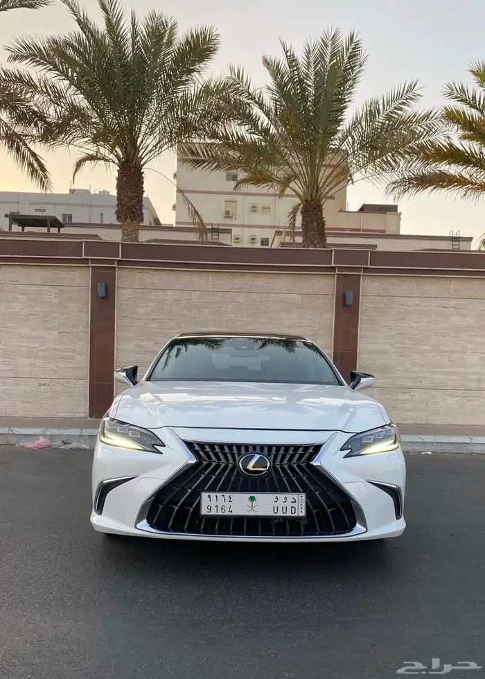 لكزس ES250 صيانات الشركه مالك واحد 6