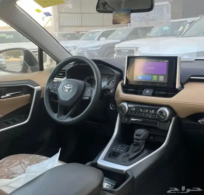 تويوتا راف فور XLE بنزين نص فل 2025 4