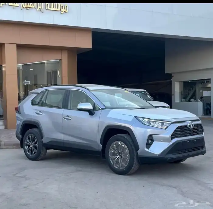 تويوتا راف فور XLE بنزين نص فل 2025 2