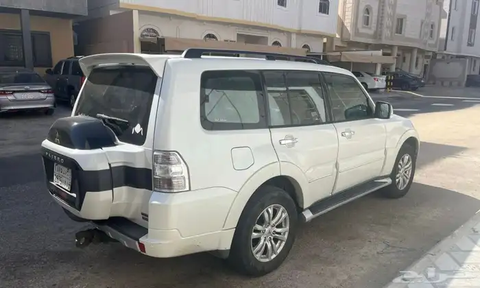 جيب باجيرو فل كامل العلامة الذهبية 1