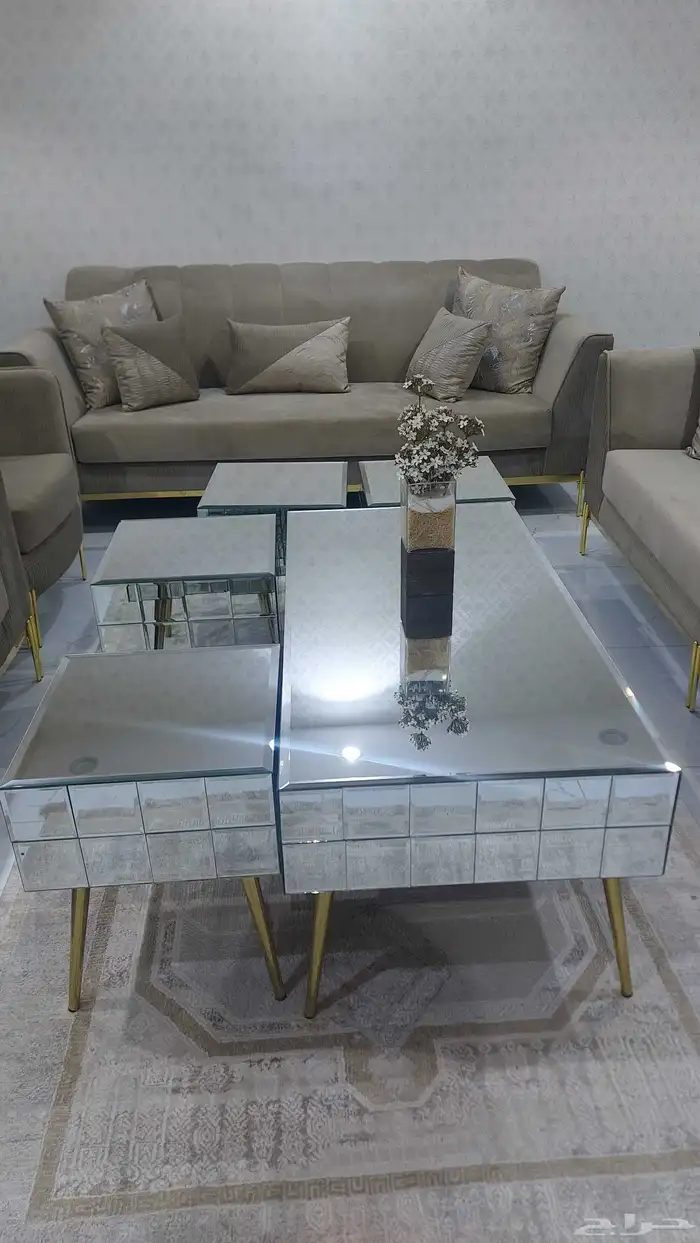 خمس طاولات زجاج 2