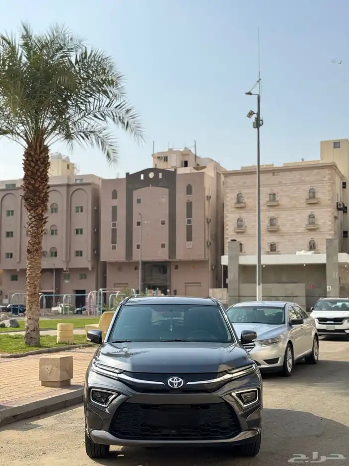 تويوتا اوربان كروزر 2023 GL بحالة الوكالة 3