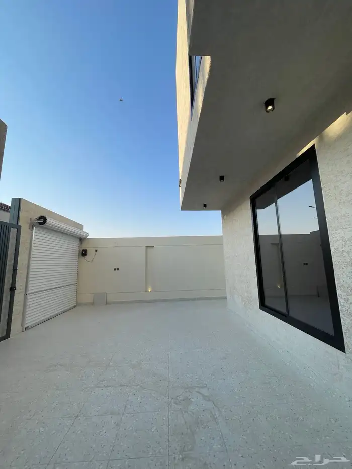 شقق تمليك حي الاخضر 6 غرف وصالة 2