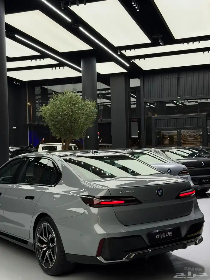 BMW 735 2025 كت ام عداد 18 الف فقط 2