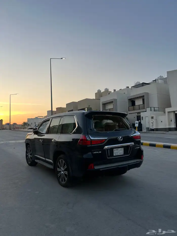 جيب لكزس 2019 ممشى قليل ومستخدم أول 2