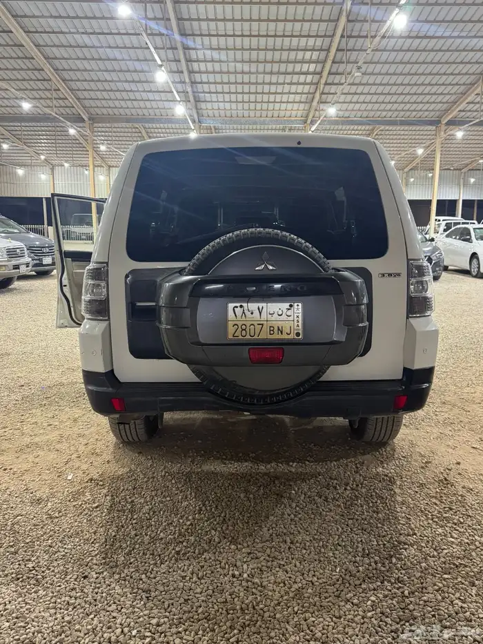 جيب باجيرو 5