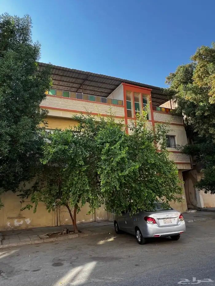 عماره نص ارض بالثقبه للبيع 1