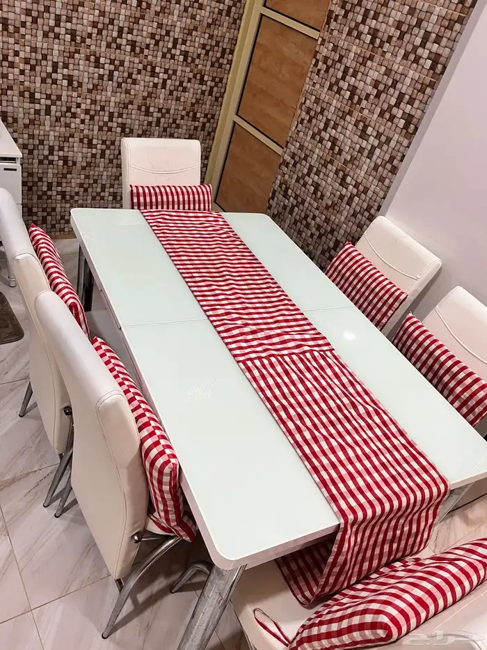 طاولة طعام 0