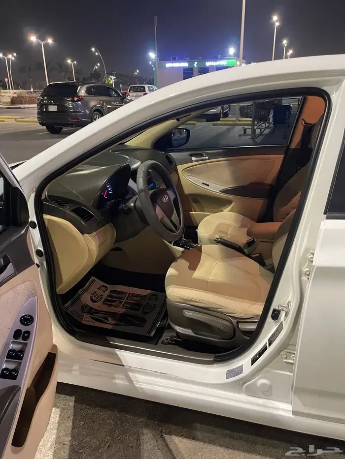 Hyundai أكسنت 2015 نضيفه وتنصفت للمستخدم 11