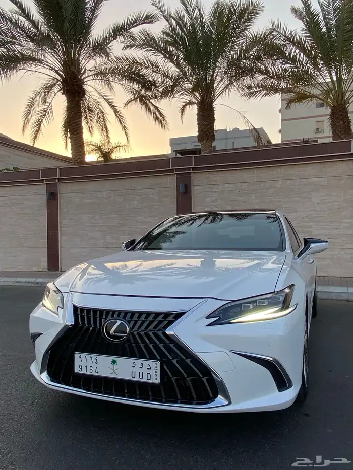 لكزس ES250 صيانات الشركه مالك واحد 7