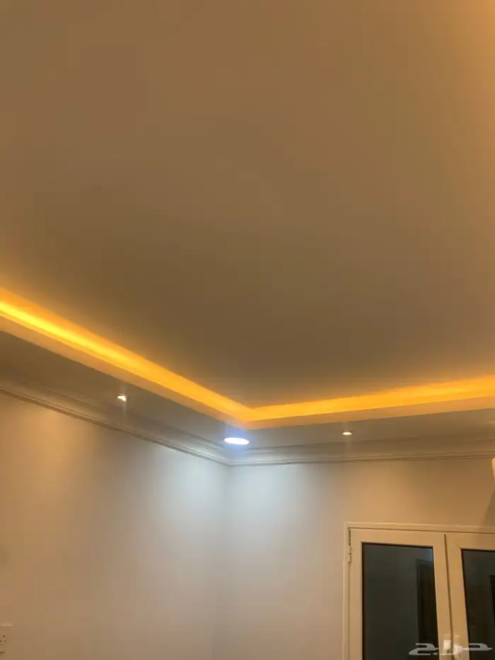 للبيع عماره دورين وملحق 5