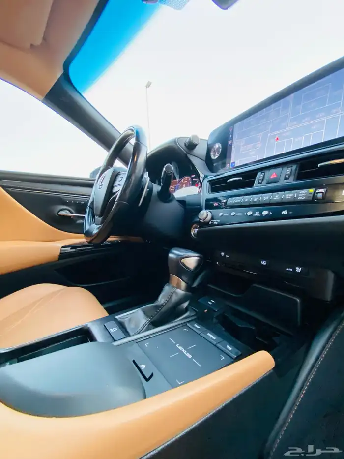 لكزس ES250 صيانات الشركه مالك واحد 51