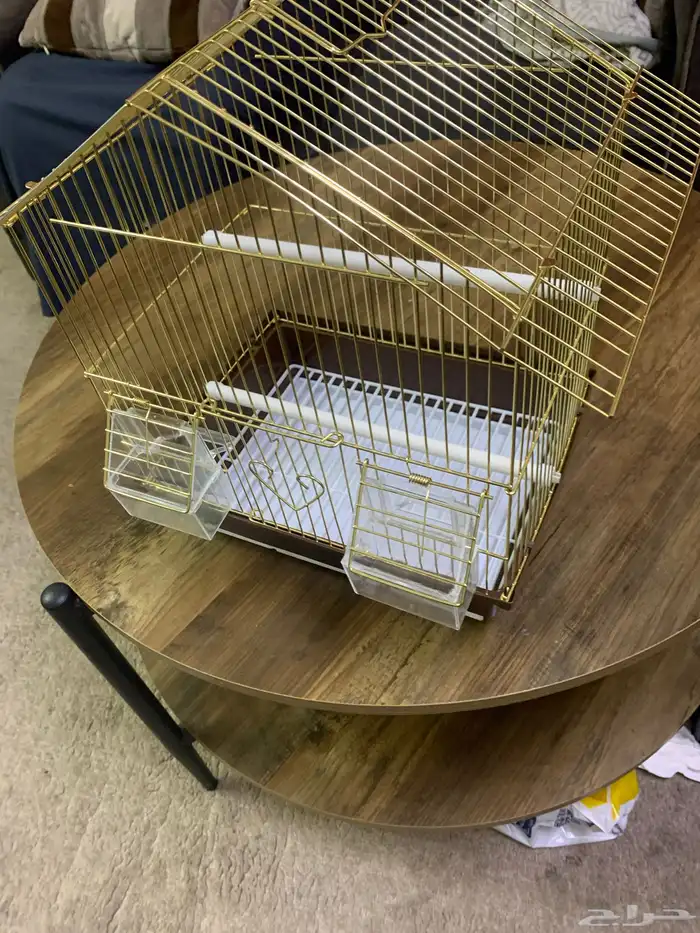 قفص للطيور مع الحضانة 1