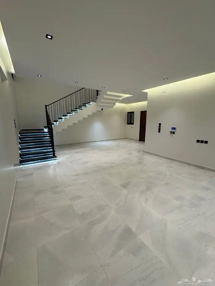 للبيع روف علوي دور ثاني مع ملحق تشطيب vipبحي الوسام 8