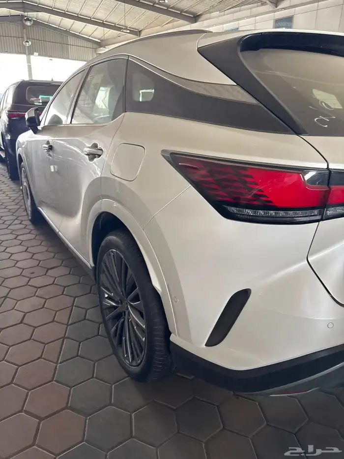 لكزس RX350 - BB موديل 2025 (عرض الجزيره 50 50 بدون ربح) 3