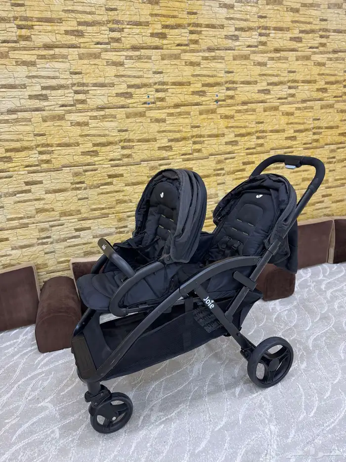 للبيع  عربة توأم من joie   نظيييفة واستخدام بسيط جدا 2