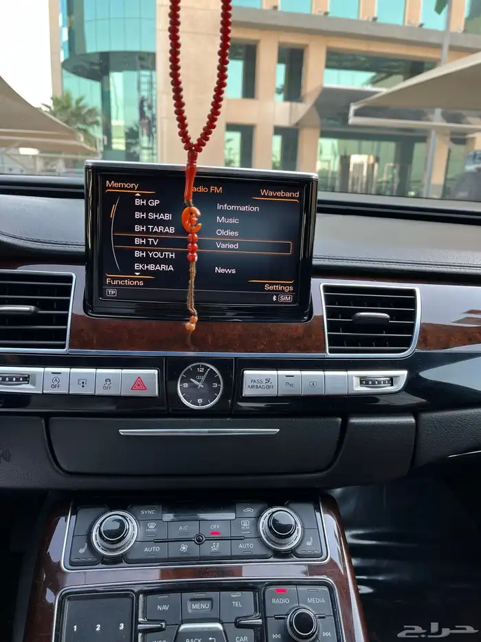 اودي للبيع A8Lنظيف 5