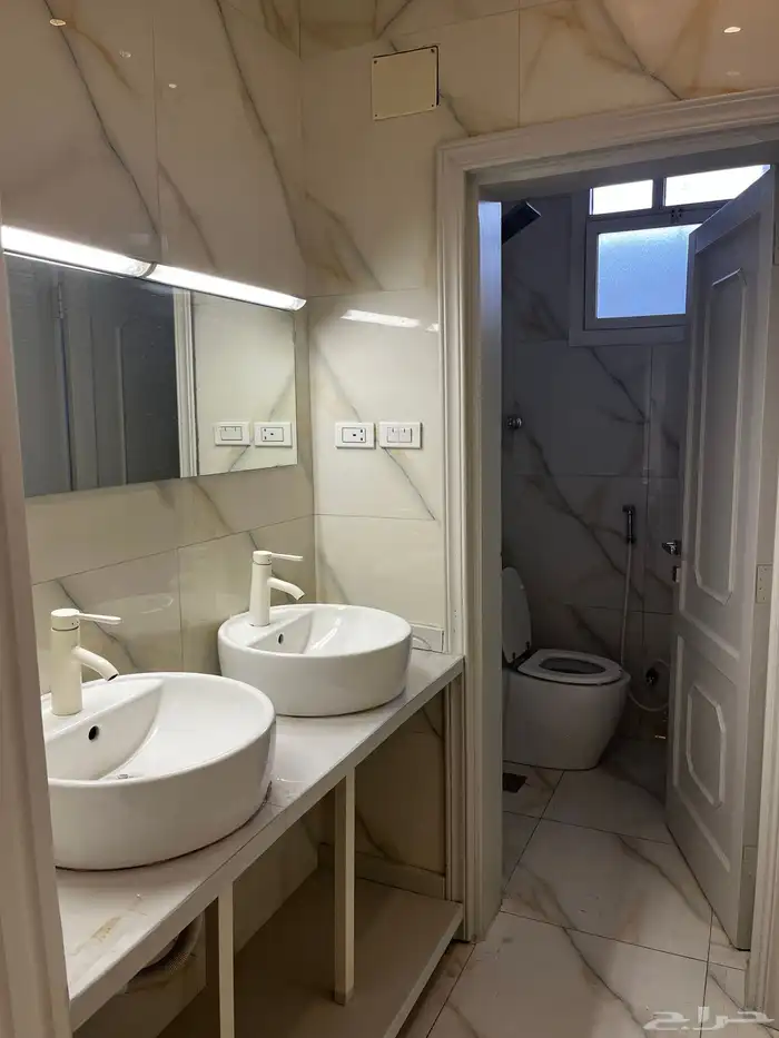 شقة 4 غرف فاخرة للإيجار-قريبة من السبعين والأربعين بحي الصفا 7