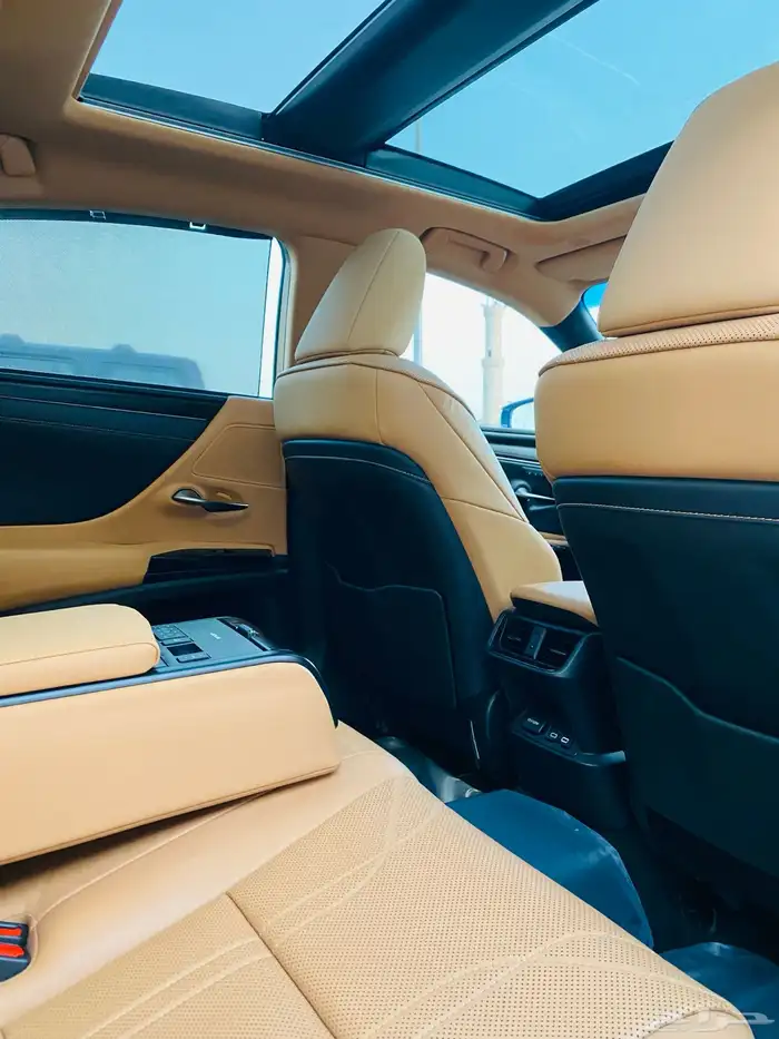 لكزس ES250 صيانات الشركه مالك واحد 42