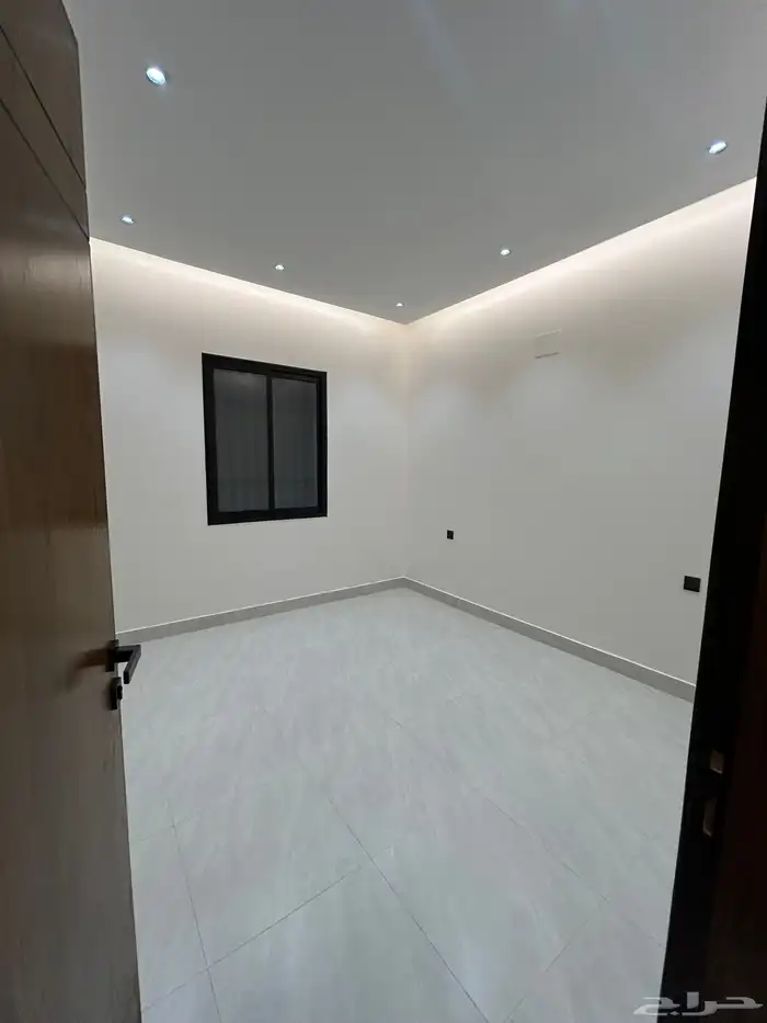 للبيع ارواف علوية احد روفيده بدرج خارجي للملحق موقع متميز 13