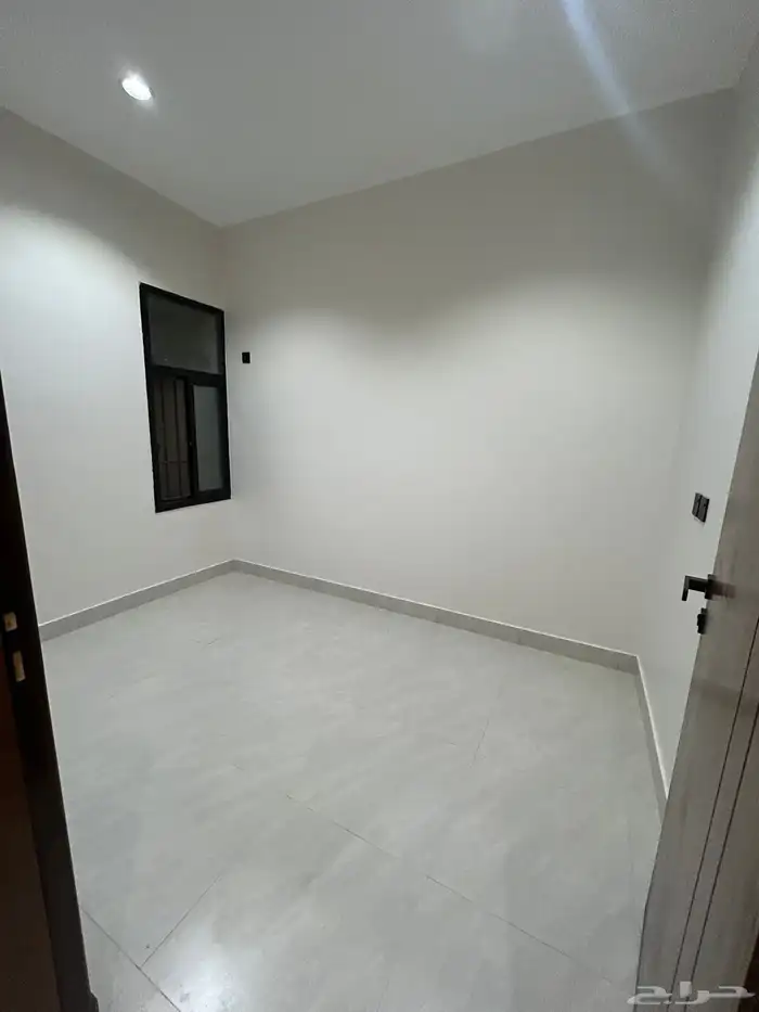 للبيع ارواف علوية احد روفيده بدرج خارجي للملحق موقع متميز 11