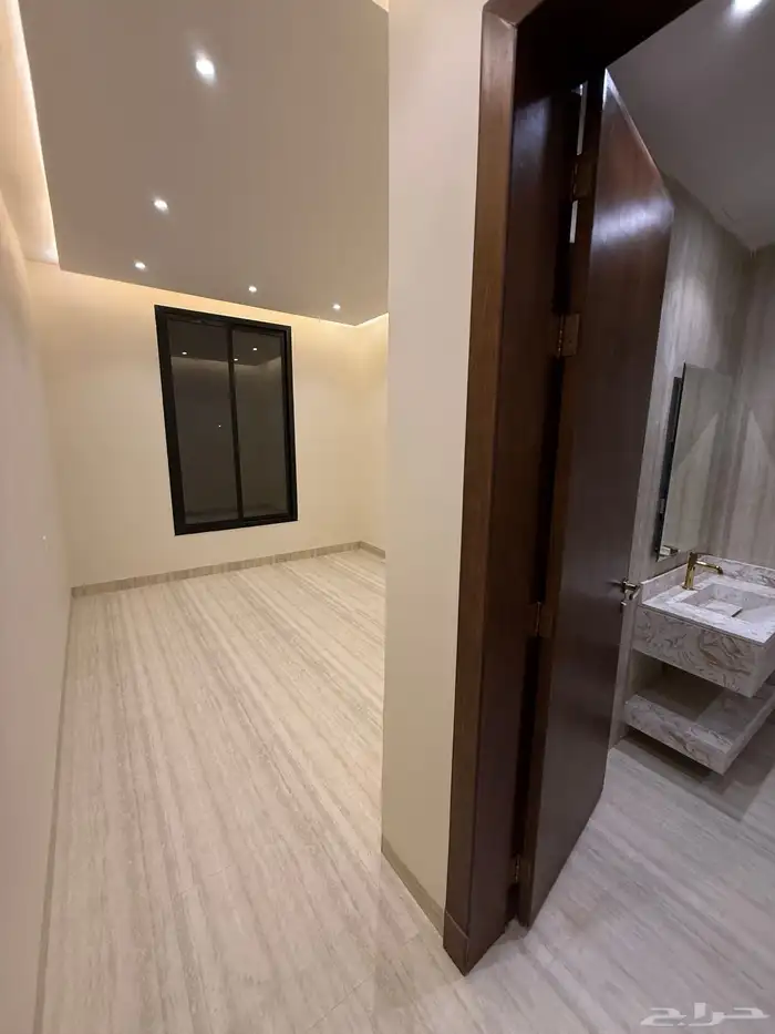 شقة كبيره فاخره للبيع في حي الرمال مخطط تلال 14