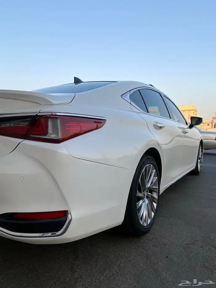 لكزس ES250 صيانات الشركه مالك واحد 14