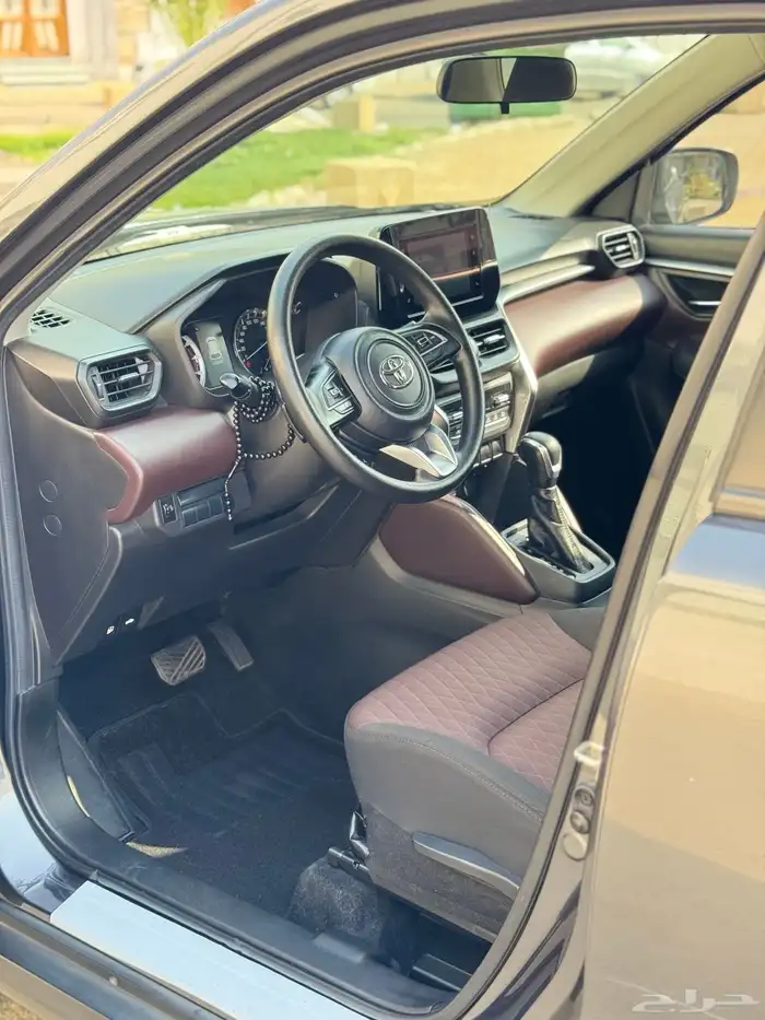 تويوتا اوربان كروزر 2023 GL بحالة الوكالة 26