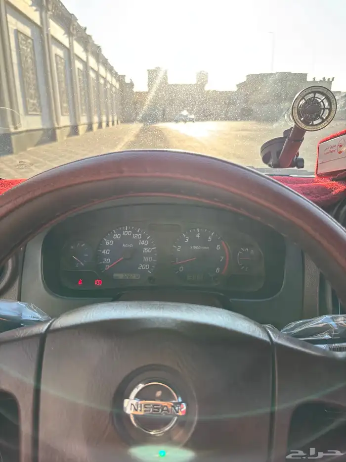 نيسان ددسن 2013 نظيف 40
