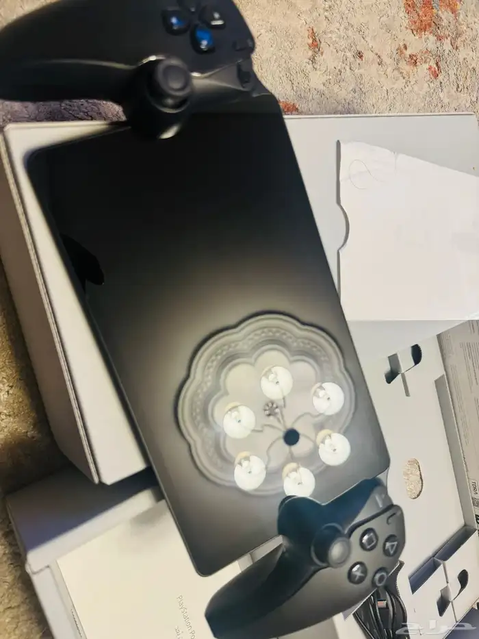 بلاستيشن 5  يد 6