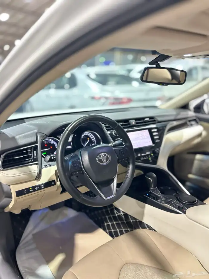 تويوتا كامري 2020  هايبرد GLE 8